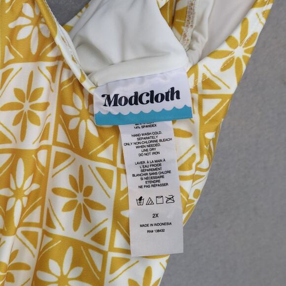 NWOT Mod Cloth The Haley Women's 2X Floral Batik One-Piece Belted Swimsuit Chic - Picture 6 of 7